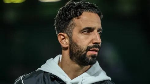 Ruben Amorim, treinador do Manchester United, quer roubar jogador que é alvo do Real Madrid. foto: IMAGO / Sports Press Photo