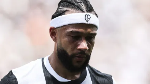 Rivais do Corinthians fazem piada com Memphis Depay após partida contra o Cruzeiro: "É muito...". (Foto: Getty Images/Alexandre Schneider)