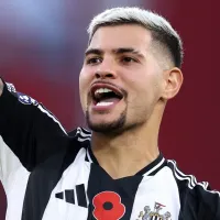 Bruno Guimarães vira preocupação no Newcastle após se tornar desejo de dois gigantes da Premier League