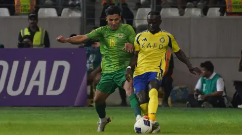 Sadio Mané em ação durante a partida entre Al Shorta e Al Nassr, no dia 16 de setembro de 2024. (Associated Press / Alamy Stock Photo)