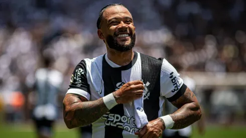 Rival do Real Madrid aguarda 'ok' de Memphis Depay para tirá-lo do Corinthians. (Foto: IMAGO/Onzex Press e Imagens)