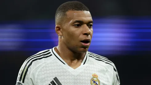 Real Madrid estuda a venda de Mbappé para fechar com outro grande atacante (Photo by Florencia Tan Jun/Getty Images)