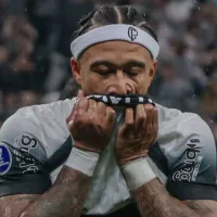 Rival do Corinthians age nos bastidores e quer parceiro de Depay de graça