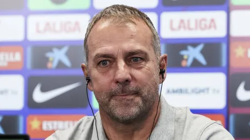 De Jong, do Barcelona, é duramente criticado na internet após jogos ruins.