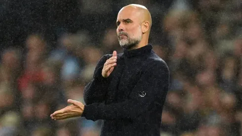 Pep Guardiola em jogo pelo Manchester City