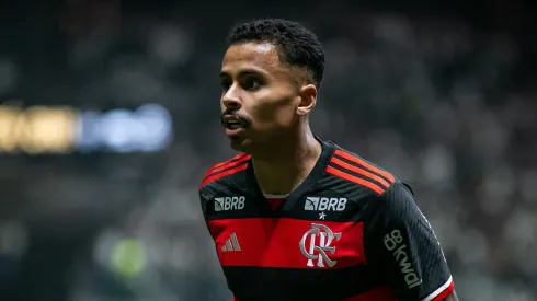 Flamengo pretende negociar Allan em 2025. Foto: Fernando Moreno/AGIF