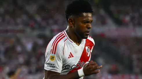 Miguel Borja com a camisa do River Plate.