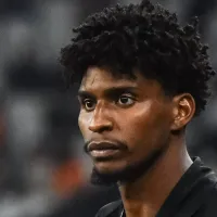 Hugo Souza não hesita em diferença entre torcidas de Corinthians e Flamengo: "Duas coisas..."