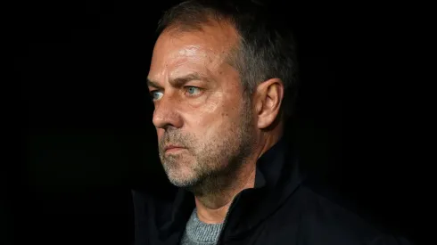 Hansi Flick faz forte cobrança a craque do Barcelona e saída pode acontecer (Photo by Alex Caparros/Getty Images)