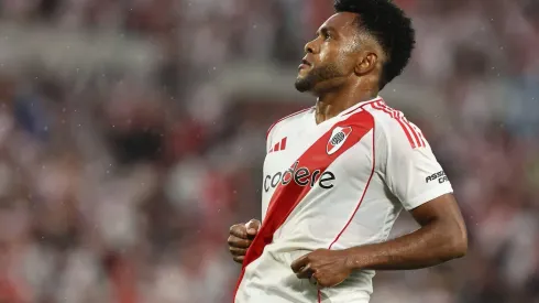 Miguel Borja durante a partida entre River Plate e Barracas Central, no dia 10 de novembro de 2024. (Imago / Alamy Stock Photo)