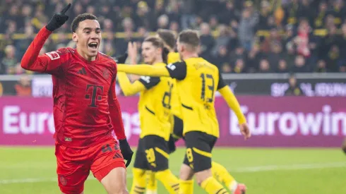 Jamal Musiala, do Bayern de Munique, comemora após seu gol que garantiu o empate em 1 a 1. (Foto: IMAGO / Noah Wedel)