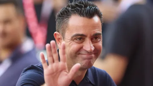Ex-Barcelona, Xavi pode voltar ao futebol europeu para comandar time surpreendente (Photo by Fran Santiago/Getty Images)