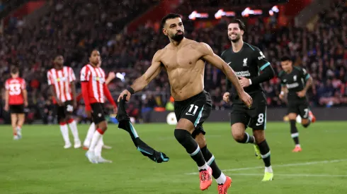 Salah após marcar gol pelo Liverpool. (Photo by Michael Steele/Getty Images)