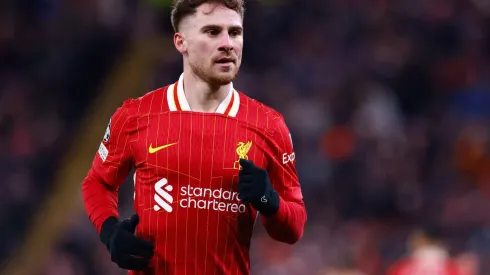 Alexis Mac Allister em ação no duelo entre Liverpool e Real Madrid, no dia 27 de novembro de 2024. (Associated Press / Alamy Stock Photo)