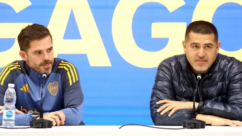 Riquelme e Gago enfrentam um momento decisivo no planejamento do Boca Juniors para 2025. (Foto: Marcos Brindicci/Getty Images)