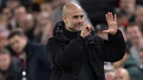 Pep Guardiola enfrentou mais uma derrota complicada em uma temporada desafiadora para o Manchester City. (Foto: IMAGO / Visionhaus)