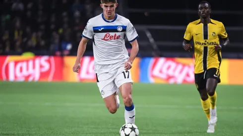Charles De Ketelaere em ação durante o duelo entre Young Boys e Atalanta, no dia 26 de novembro de 2024. (Sipa US / Alamy Stock Photo)