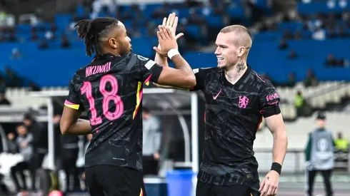 Mykhailo Mudryk enfrenta incertezas sobre seu futuro no Chelsea, com o clube indicando que o jogador ucraniano estará disponível para empréstimo ou venda na próxima janela de transferências. (Foto: IMAGO / NurPhoto)
