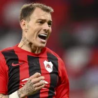 Flamengo vai atrás de Roger Guedes, ex-Corinthians, e sonha com estrela do Man United