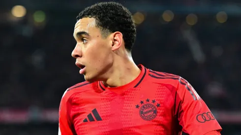 Jamal Musiala em ação pelo Bayern de Munique.