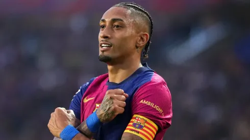 Gigante europeu aceita pagar R$ 571 milhões para tirar Raphinha do Barcelona (Photo by Alex Caparros/Getty Images)