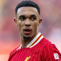 Arne Slot aprova promessa do Porto no Liverpool para substituir Alexander-Arnold