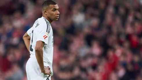 Real Madrid está mais uma vez em evidência após derrota em La Liga (Foto: Juan Manuel Serrano Arce/Getty Images)