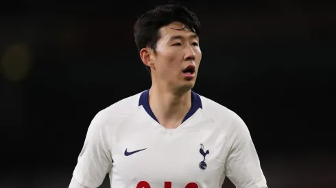 Heung-Min Son com a camisa do Tottenham.