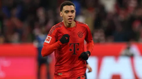 Jamal Musiala, atleta do Bayern de Munique (Photo by Alexander Hassenstein/Getty Images)