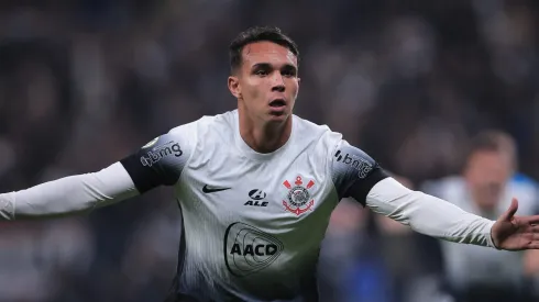 Giovane, do Corinthians, antecipa saída no elenco e Fanáticos repercutem.