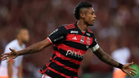 Bruno Henrique em campo pelo Flamengo (Photo by Buda Mendes/Getty Images)