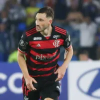 Flamengo avalia venda de lateral-esquerdo enquanto Matías Viña faz seu retorno triunfal