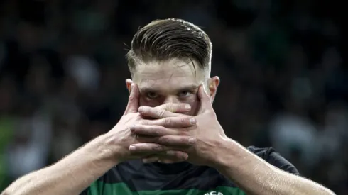 Viktor Gyökeres celebrando após marcar um gol por Sporting