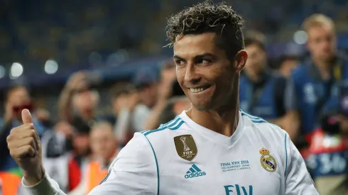 Cristiano Ronaldo com a camisa do Real Madrid.