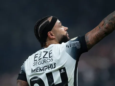 Gravenberch, do Liverpool, assiste Memphis Depay no Brasil