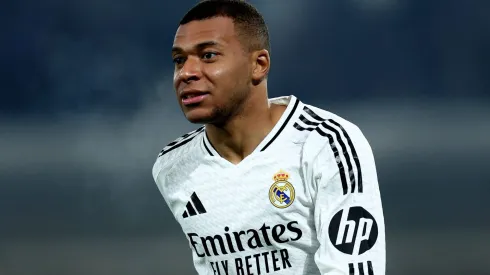 Mbappé tem futuro exposto por Ancelott no Real Madrid após lesão: "É uma...". (Foto: Imago)