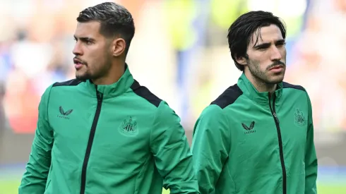 Bruno Guimarães e Sandro Tonali pelo Newcastle