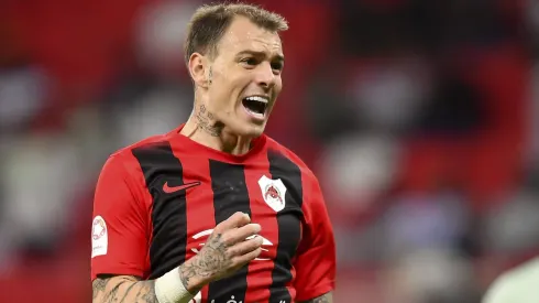 Flamengo não quer apenas Roger Guedes e busca acerto com outro badalado atacante. Foto: IMAGO / Naushad