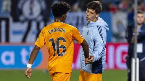 Endrick e Arda Güler durante o jogo do Real Madrid.