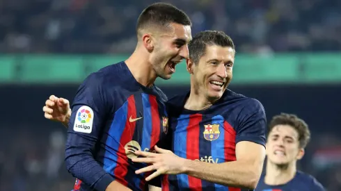 Ferran Torres e Robert Lewandowski do Barcelona. Foto: IMAGO / ZUMA Press Wire