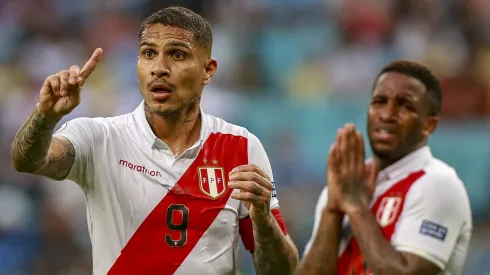 Guerrero e Farfán durante a Copa América, pelo Peru.