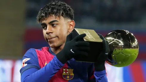 Lamine Yamal segura prêmio de Golden Boy. Agente revela que ele vai renovar com o Barcelona. Foto: IMAGO / NurPhoto