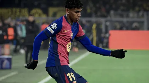 Apesar de sua curta trajetória no futebol profissional, Yamal tem demonstrado grande habilidade e visão de jogo. (Foto: IMAGO / kolbert-press)