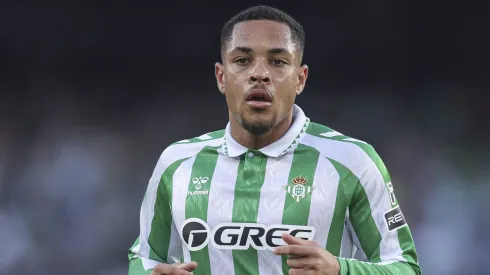 Palmeiras negocia volta de Vitor Roque ao Brasil.