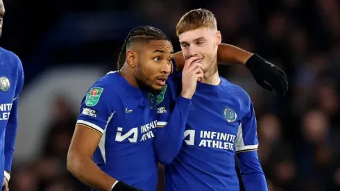 Empresário de Lewandowski oferece craque do Chelsea ao Barcelona.