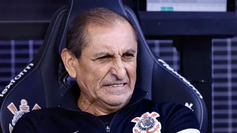 Ramón Diaz técnico do Corinthians durante partida contra o Vasco