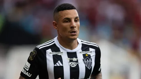 Corinthians avalia contratação de Arana.