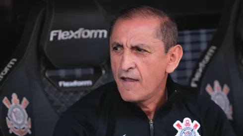 Ramón Díaz técnico do Corinthians durante partida contra o Flamengo