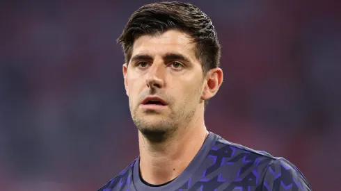 Real Madrid pode se desfazer de Courtois para assinar com outro grande goleiro (Photo by Alex Pantling/Getty Images)