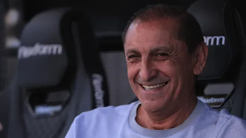 Ramón Díaz técnico do Corinthians durante partida contra o Juventude
